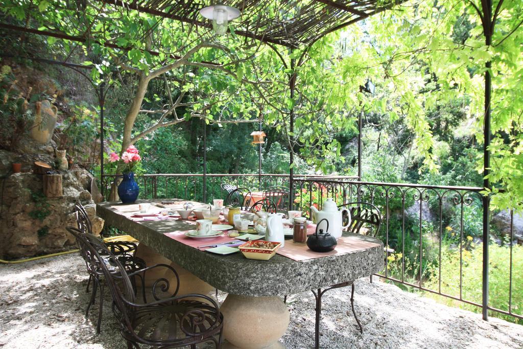 Le Moulin En Provence Panzió Saint-Antonin-sur-Bayon Kültér fotó